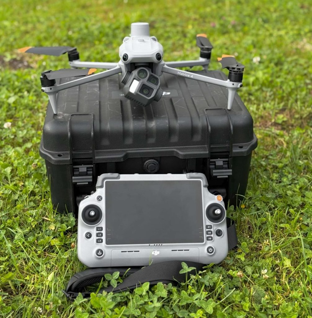 Drone Equipment 2 DJI Matrice 4 Enterprise Drone